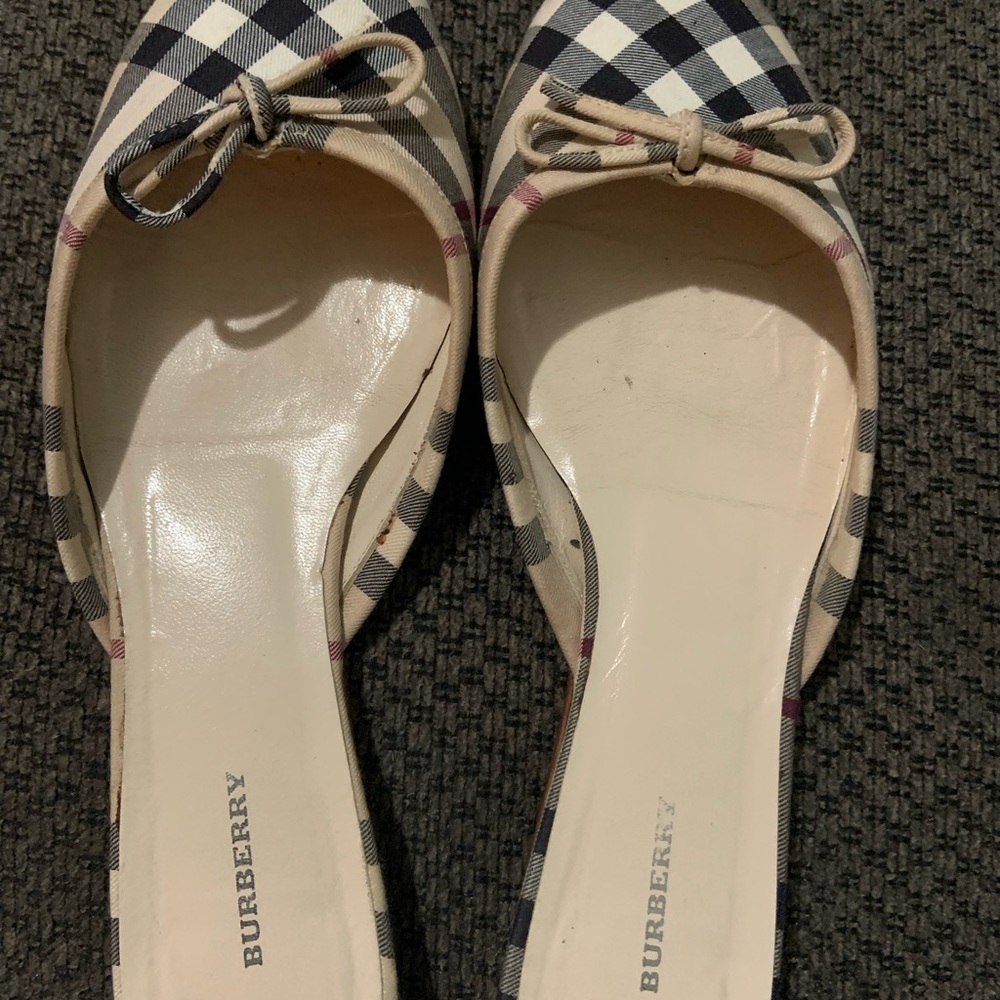 Authentic Burberry flats - no box